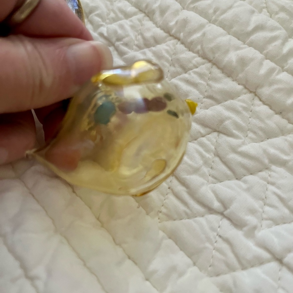 Lampwork Chicken Translucent Salt and Pepper Shakers by Glass Act Artisans - Picture 4 of 9
